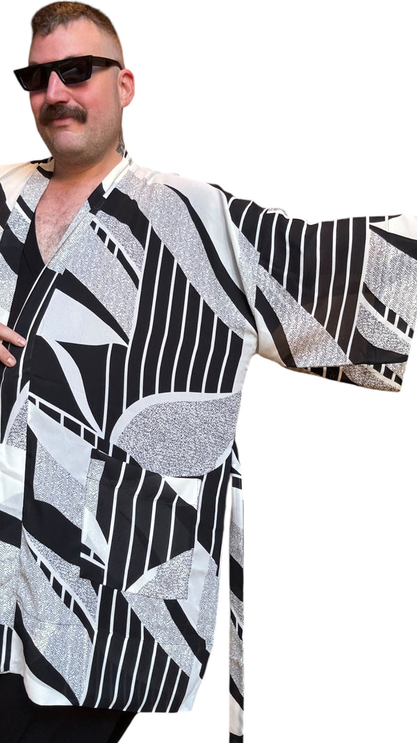 Black & White Abstract Robe